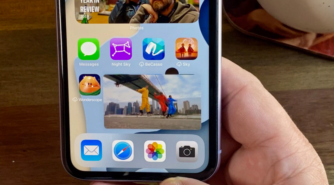 You can keep a FaceTime conversation going in iOS 14 while looking at your schedule, or any other iPhone screen.