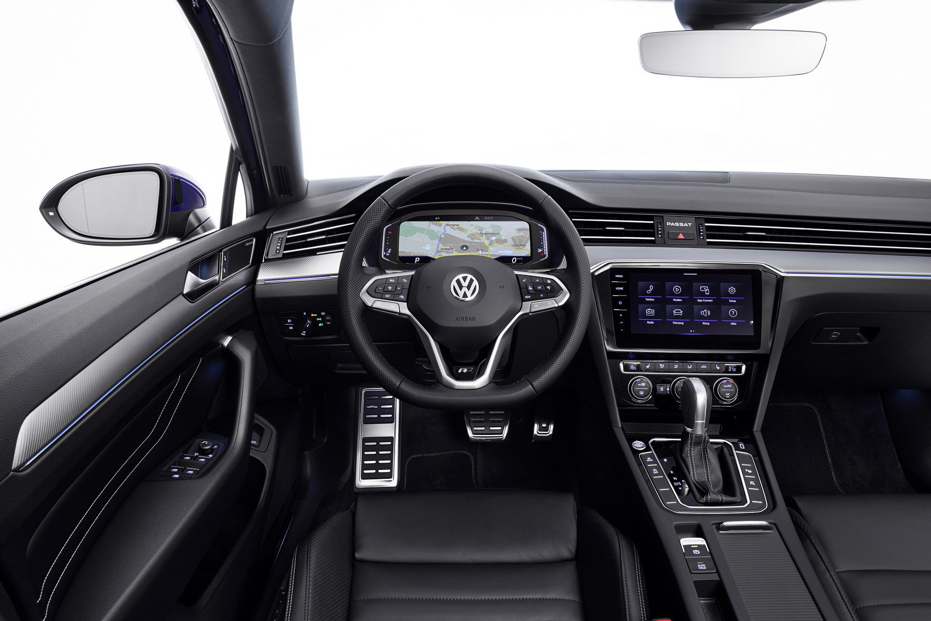 Volkswagen Passat interior Images
